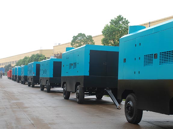 Two-stage compression portable diesel screw air compressor